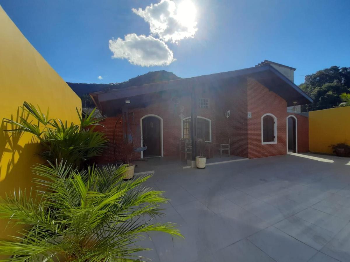 Casa Grande Com Piscina Churrasqueira E Garagem Do Lazaro Casa de férias Ubatuba